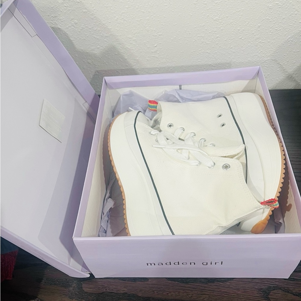 New! Madden Girl Hike Platform Winnona High Top Lug Sole Lace Up Heel Sneakers